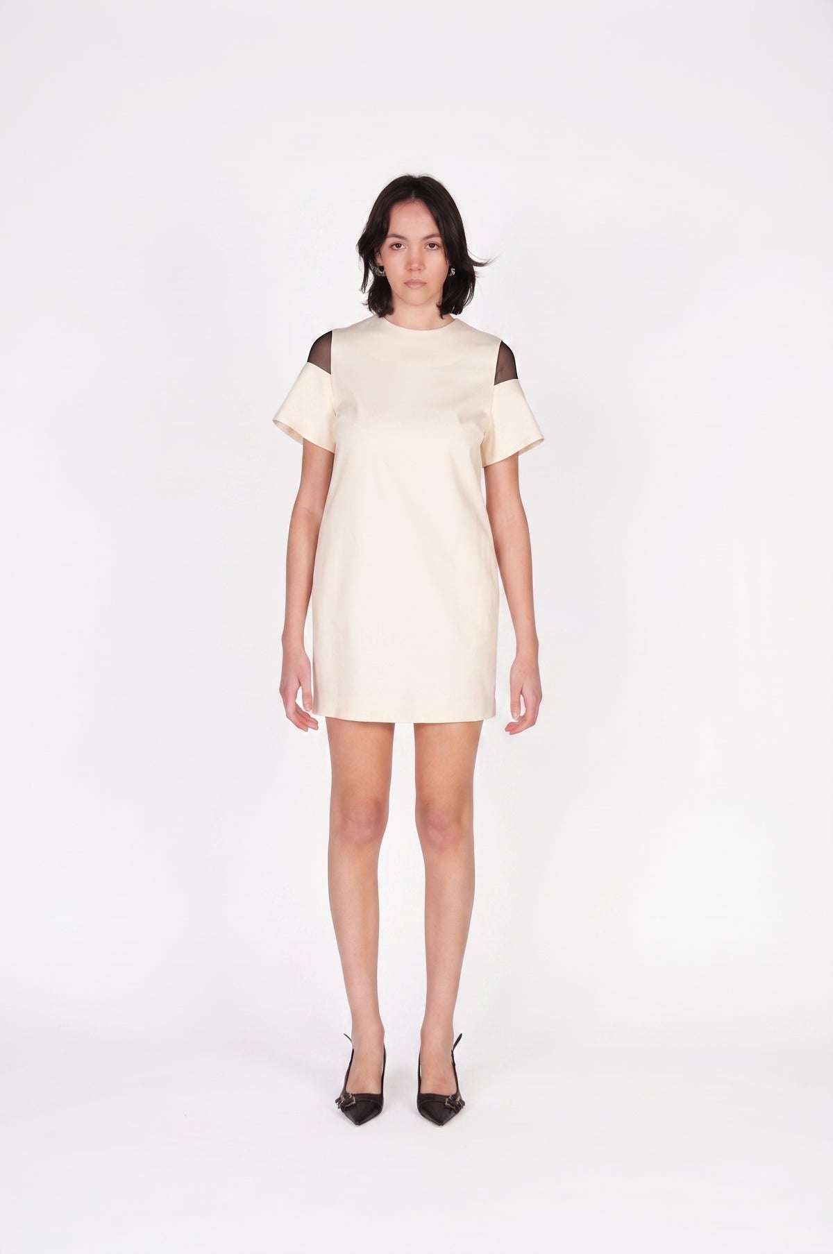 Abito corto con dettaglio organza